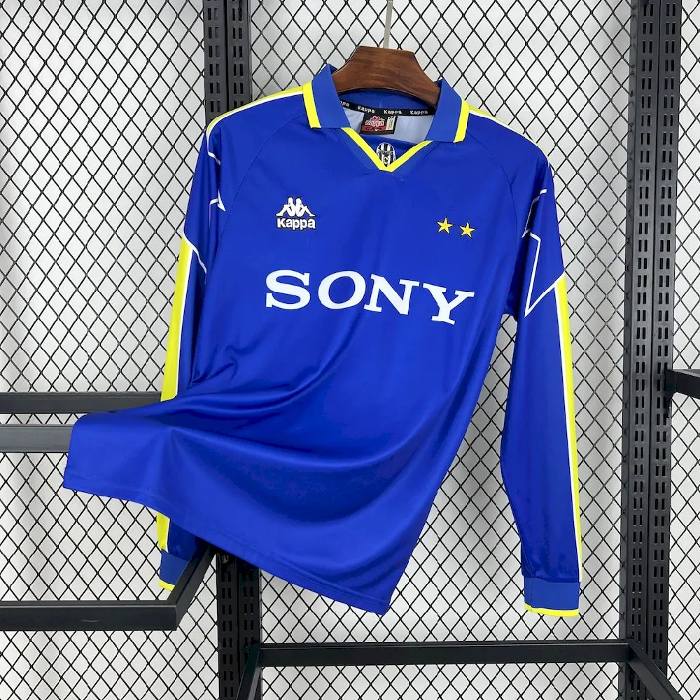 Retro Juventus 1996/97 Away Long Sleeve Jersey