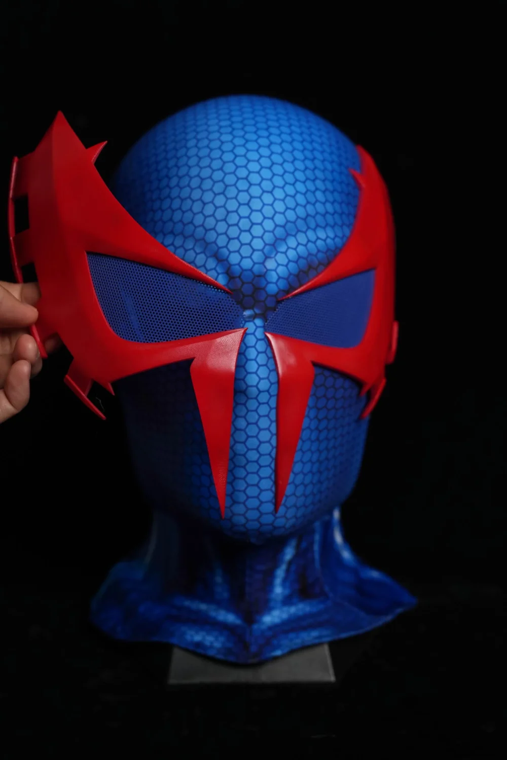 Blue Variant Web-Pattern Mask with Face Shell - Image 3