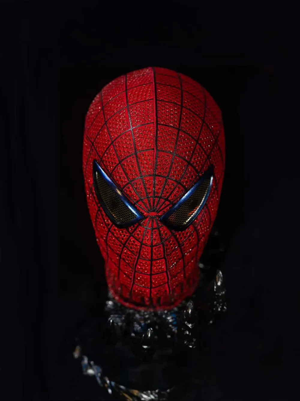 Raised Web V1 Mask Mini Version - Image 6